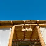 Aliori Art Caves 4*