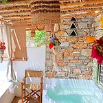 Guest house Aliori Art Caves Aegiali