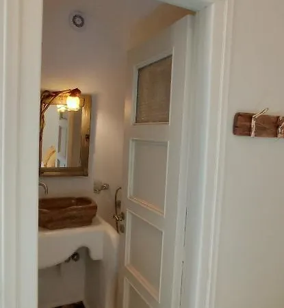 Aliori Art Caves بيت ضيافة