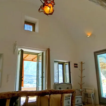 Aliori Art Caves 4*