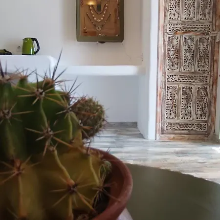 Aliori Art Caves بيت ضيافة ايجيلي