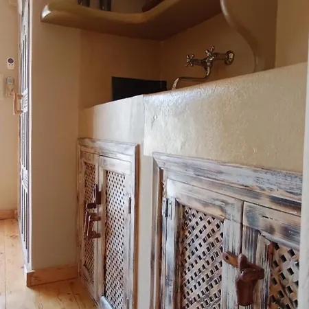 Aliori Art Caves ايجيلي