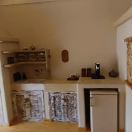 Aliori Art Caves بيت ضيافة