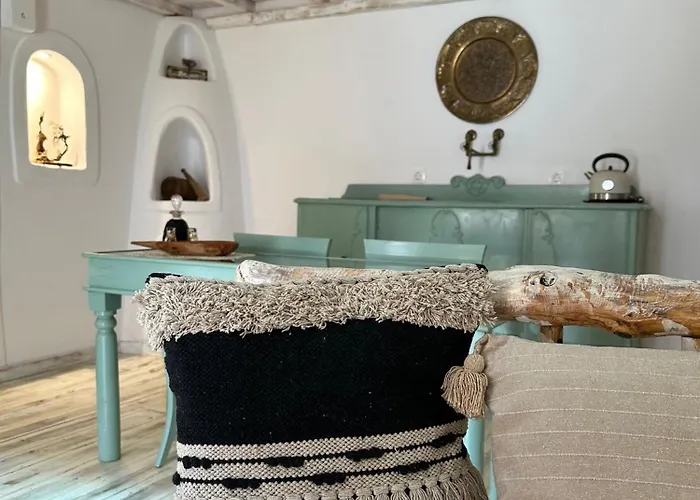 Aliori Art Caves Gasthof 4*