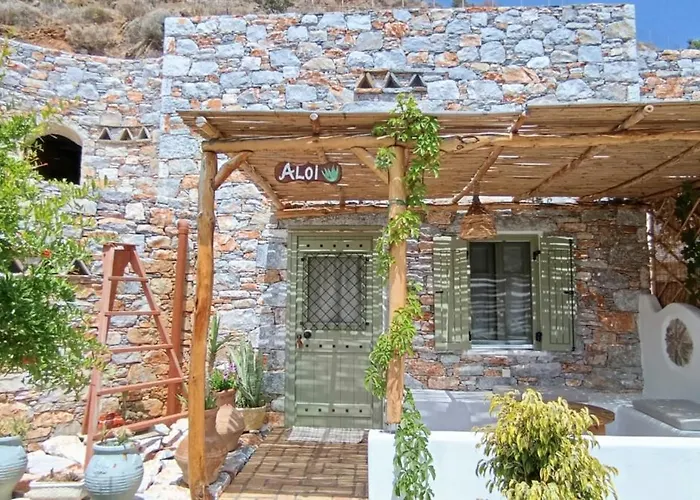 Gasthof Aliori Art Caves Aegiali