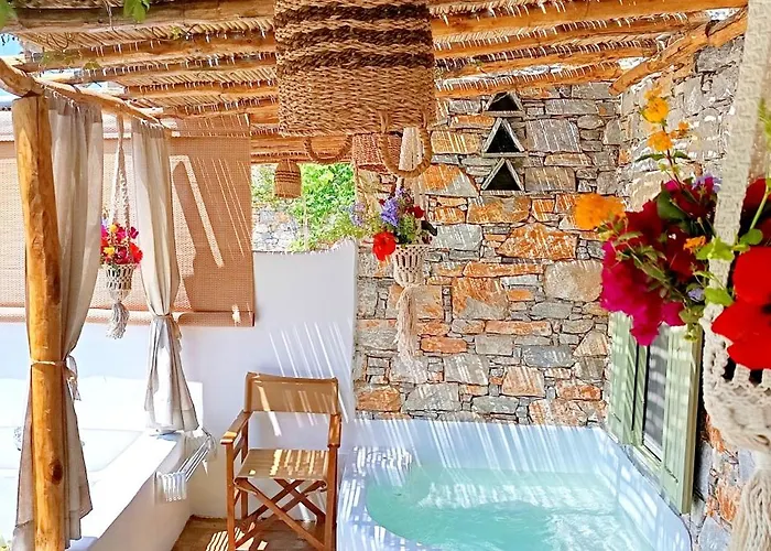 Gasthof Aliori Art Caves Aegiali