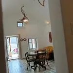 Aliori Art Caves בית הארחה