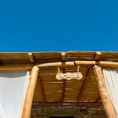Aliori Art Caves 4*