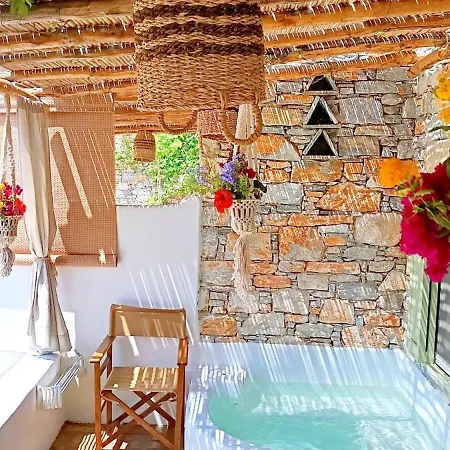 Guest house Aliori Art Caves Aegiali