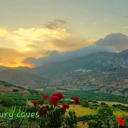 Aliori Art Caves Guest house *