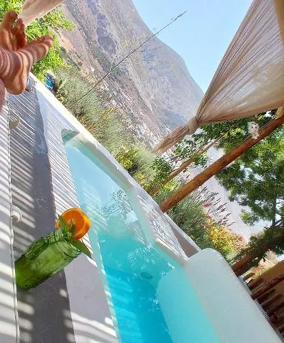 Aliori Art Caves 4* אגיאלי