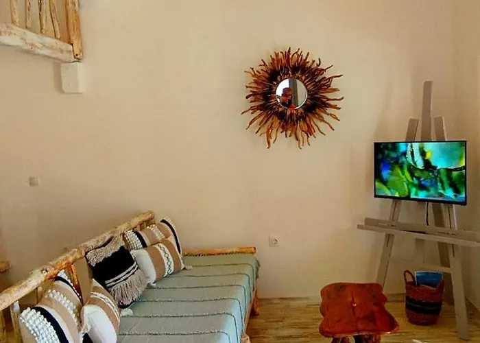 בית הארחה Aliori Art Caves אגיאלי