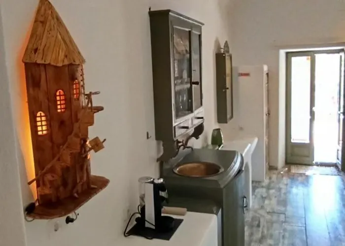 Aliori Art Caves בית הארחה