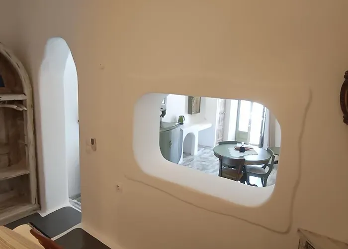 בית הארחה Aliori Art Caves אגיאלי