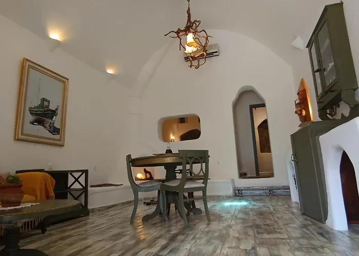 Aliori Art Caves אגיאלי