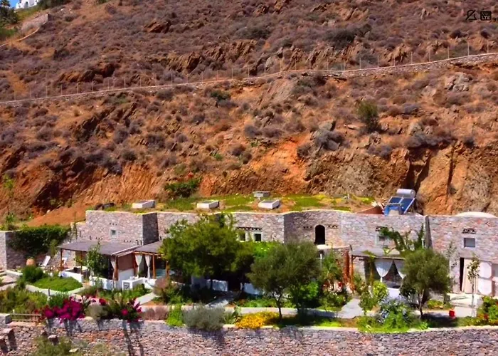 בית הארחה Aliori Art Caves אגיאלי